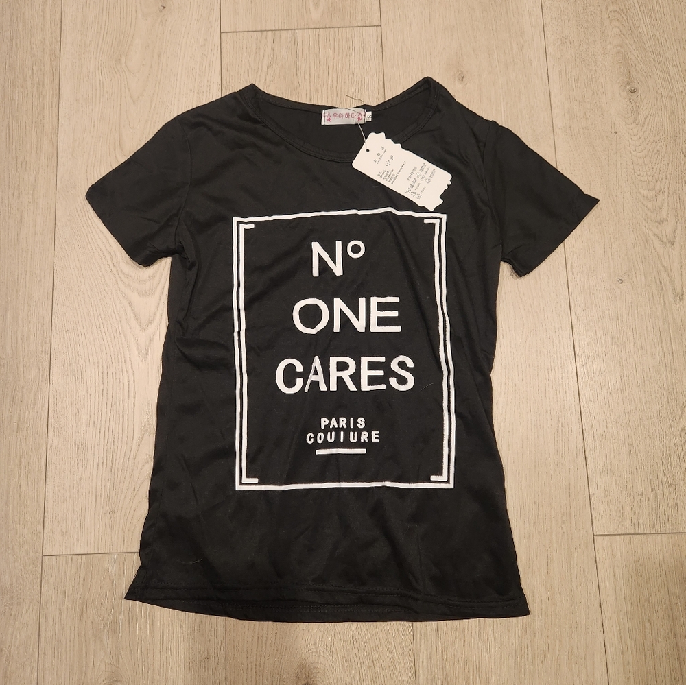 Chanel parody No one cares t-shirt size S